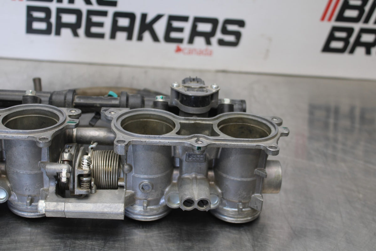 12 HONDA CB1000R MAIN FUEL INJECTORS / THROTTLE BODIES BB200