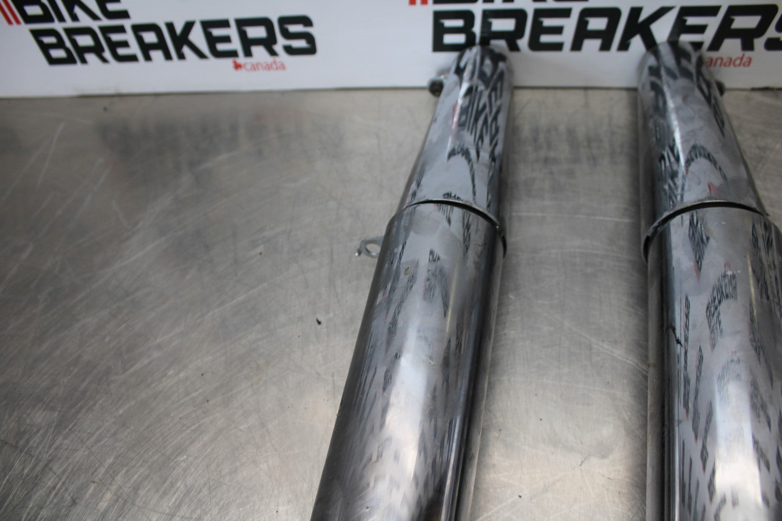 03-08 KAWASAKI VULCAN 1600 FRONT FORK COVER TOP GUARD SHIELD COWL BB196