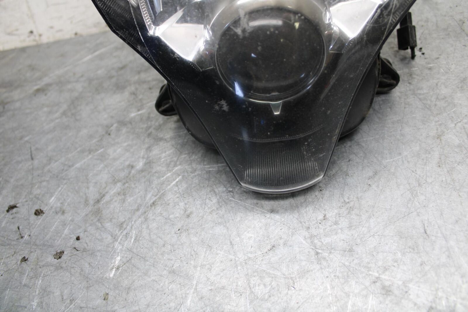 2007 Suzuki GSXR600 FRONT HEADLIGHT HEAD LIGHT LAMP 35100-01H01-999 BB540