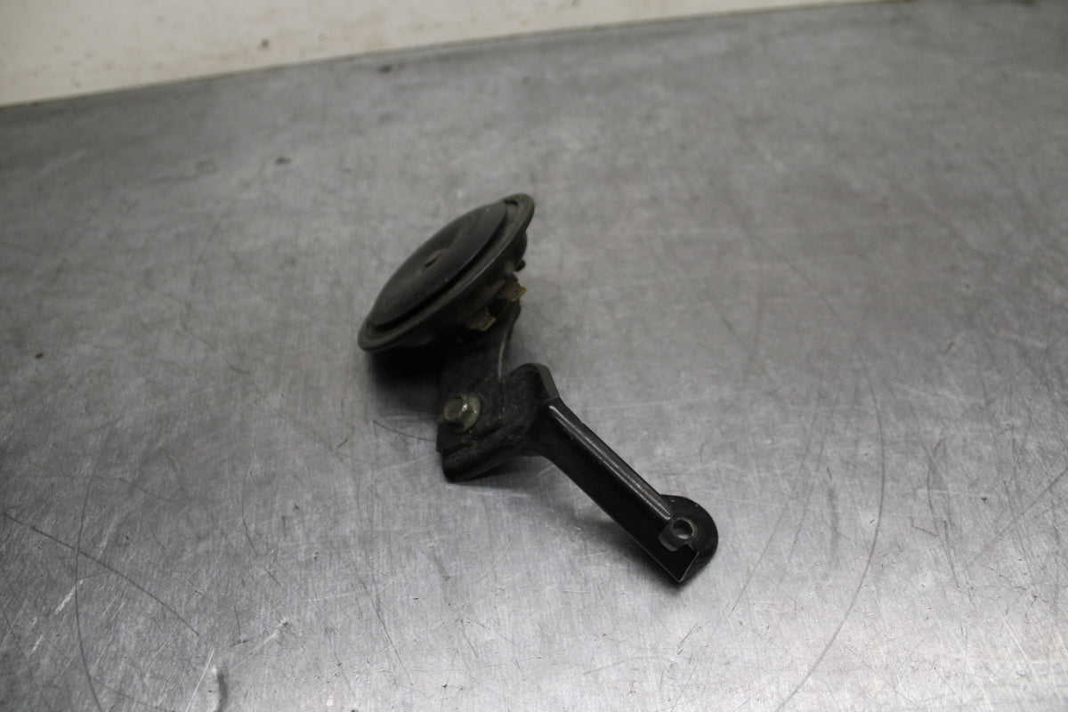 00-01 YAMAHA YZF R1 HORN SIGNAL BB755