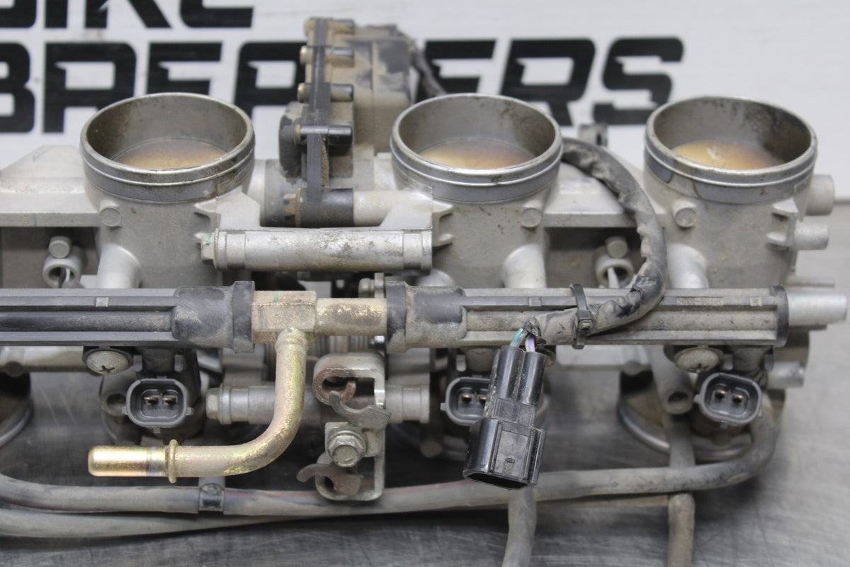 06 KAWASAKI Z750 MAIN FUEL INJECTORS / THROTTLE BODIES BB837