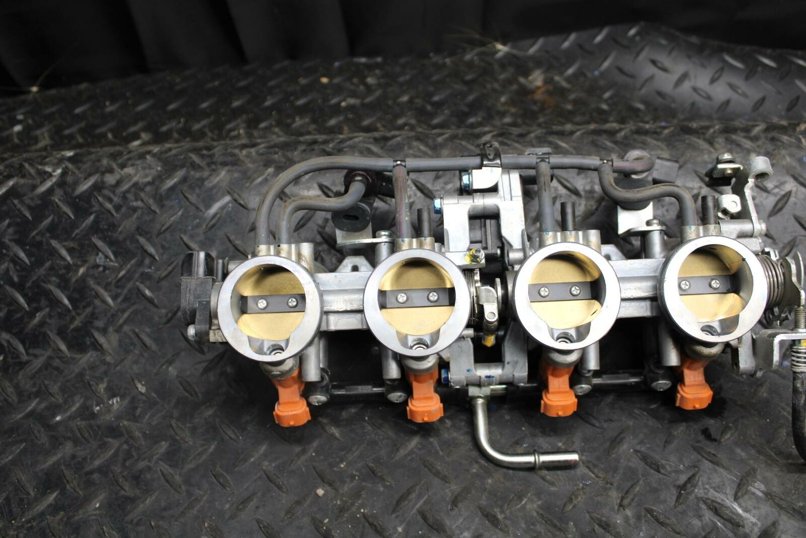 13-18 KAWASAKI NINJA ZX6R MAIN FUEL INJECTORS / THROTTLE BODIES BB203