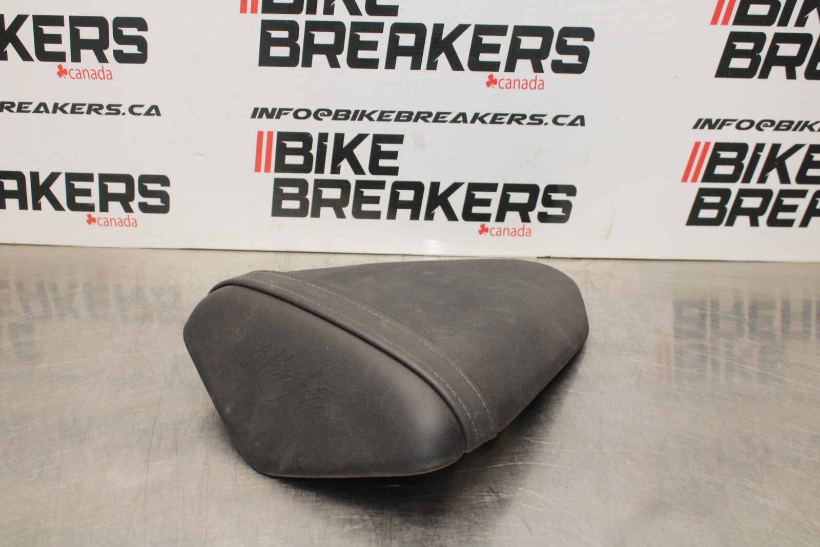 08 KAWASAKI NINJA ZX10R REAR BACK PASSENGER TANDEM SEAT PAD SADDLE PILLION BB201