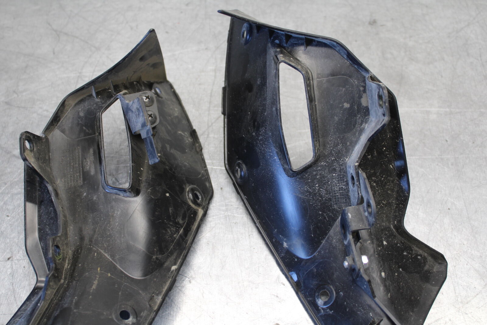 19-22 KAWASAKI Z400 RIGHT LEFT INNER FAIRINGS COWLS PANELS TRIMS BB708