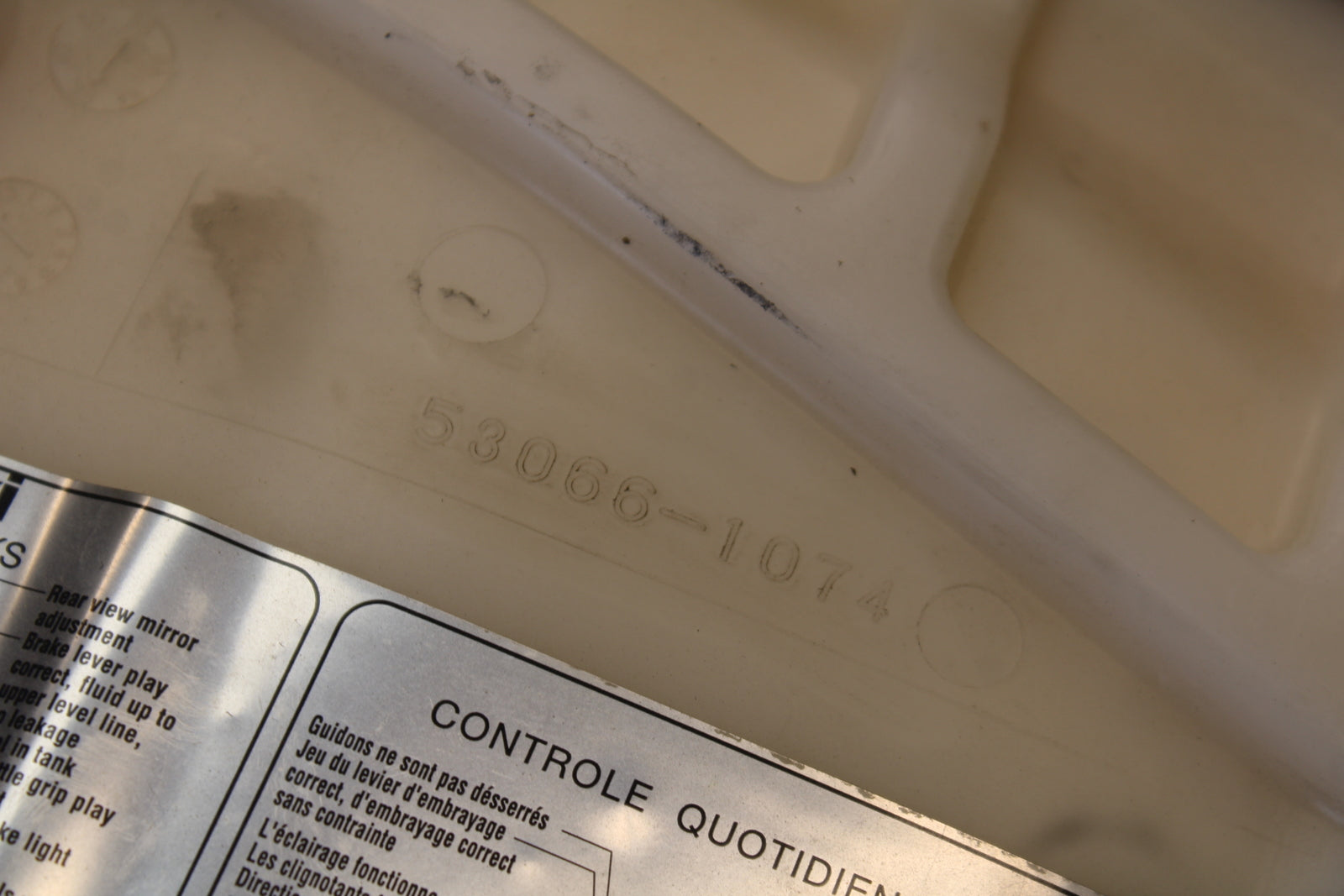 03-04 KAWASAKI NINJA ZX6R REAR BACK PASSENGER TANDEM SEAT PAD SADDLE  BB397