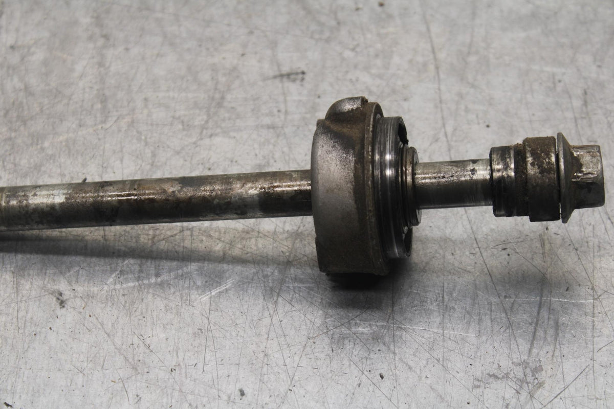 1988 Yamaha FZ600 FRONT WHEEL RIM AXLE PIVOT BOLT 10W-25381-00-00 BB601