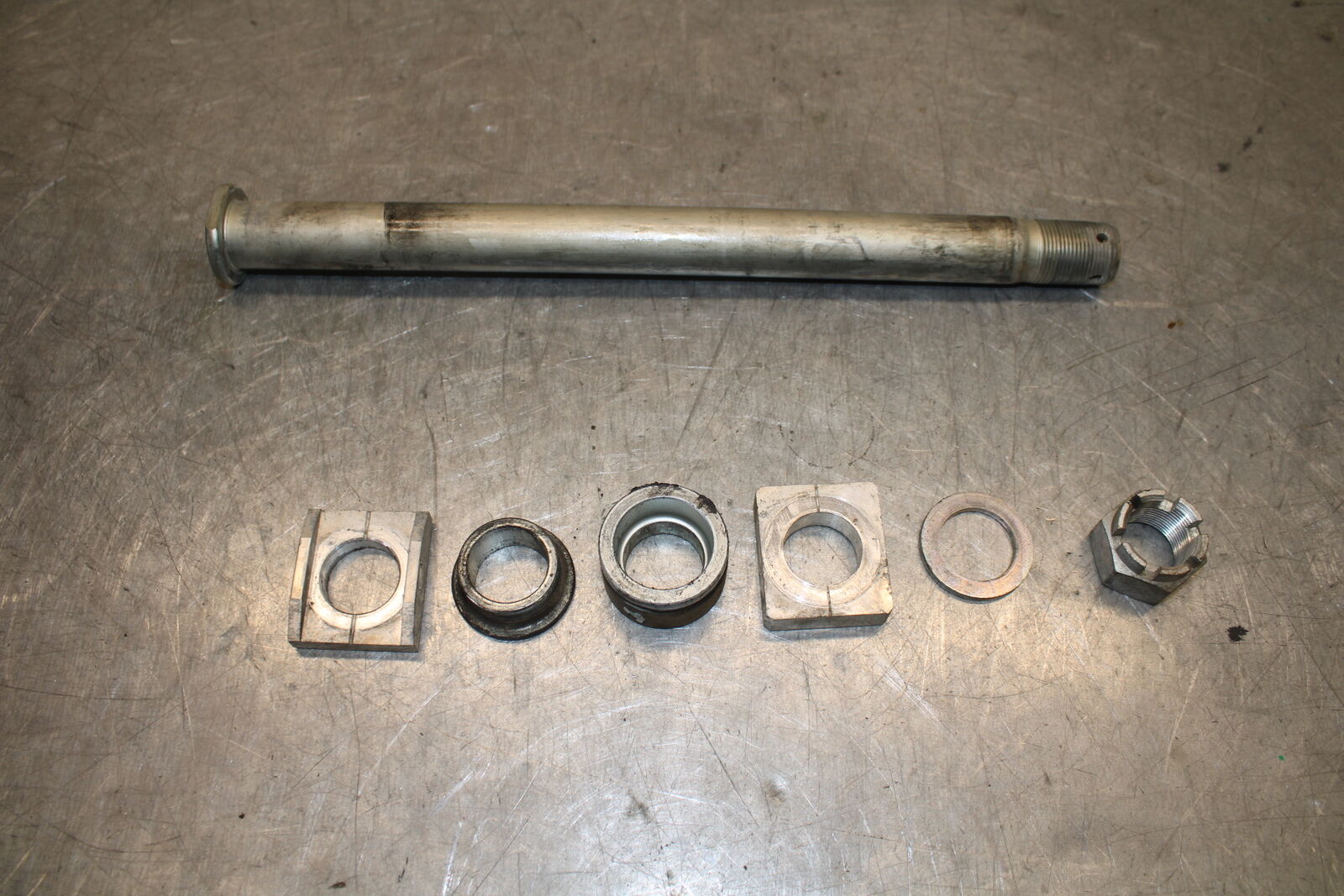 19-23 KAWASAKI NINJA ZX6R REAR AXLE BACK WHEEL RIM PIVOT BOLT AXEL BB701