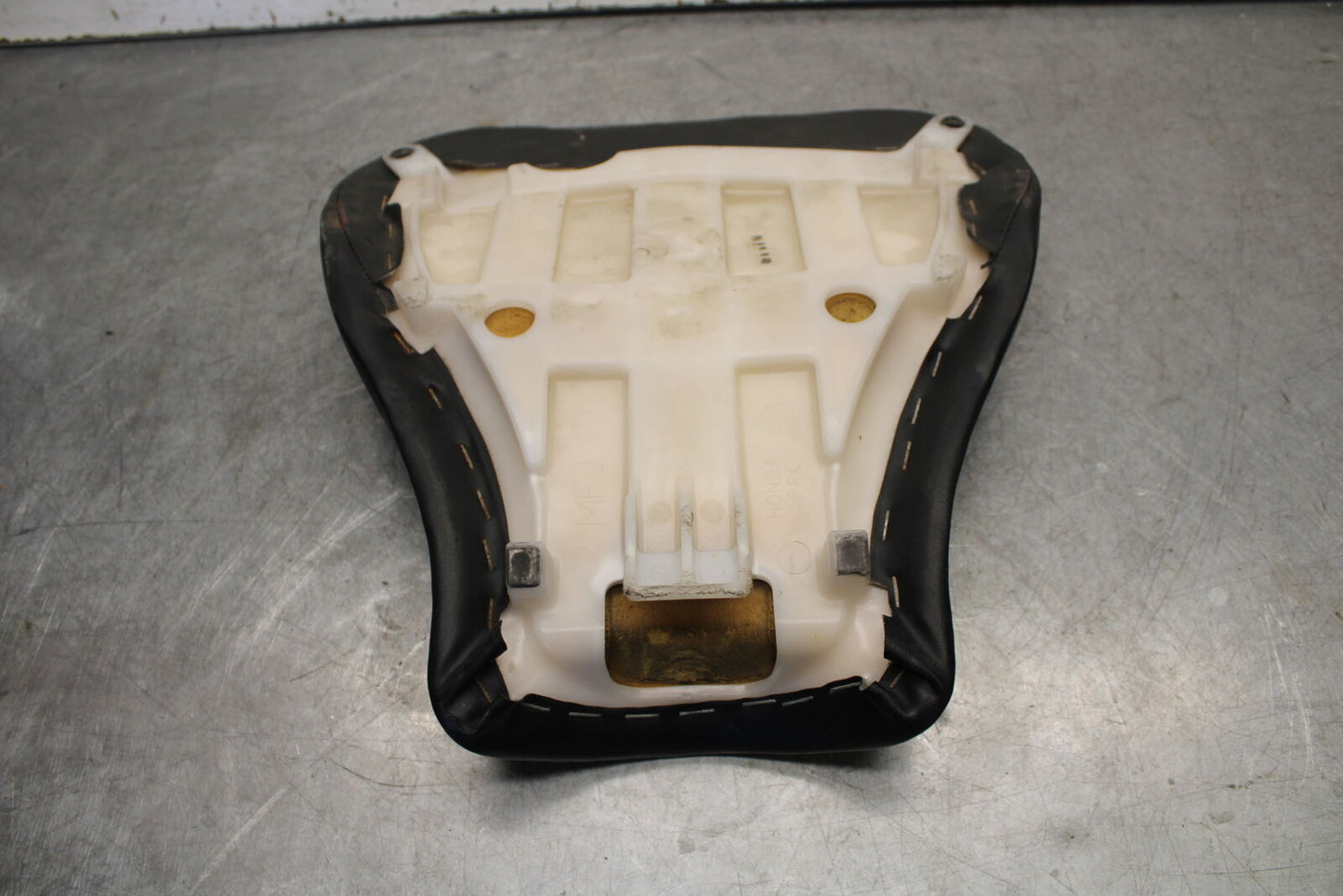 07-12 HONDA CBR600RR FRONT DRIVERS SEAT PAD SADDLE PILLION 77100-MFJ-D01 BB672