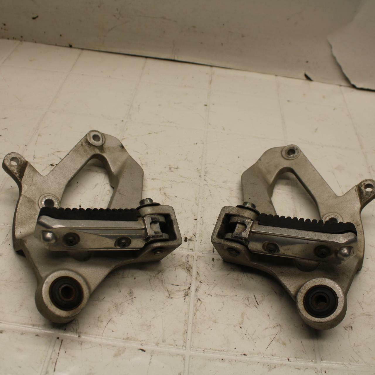 93-96 SUZUKI GSXR1100W REAR BACK PASSENGER PEG SET PAIR BB12