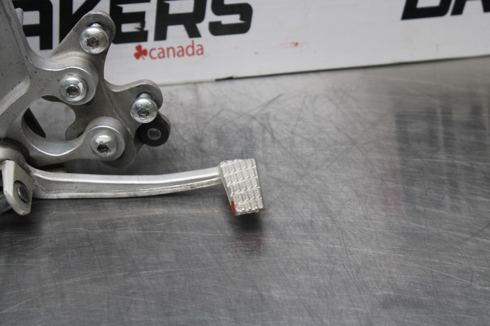 07 SUZUKI GSXR1000 RIGHT REARSET REAR SET DRIVER FOOT PEG REST STOP BB770