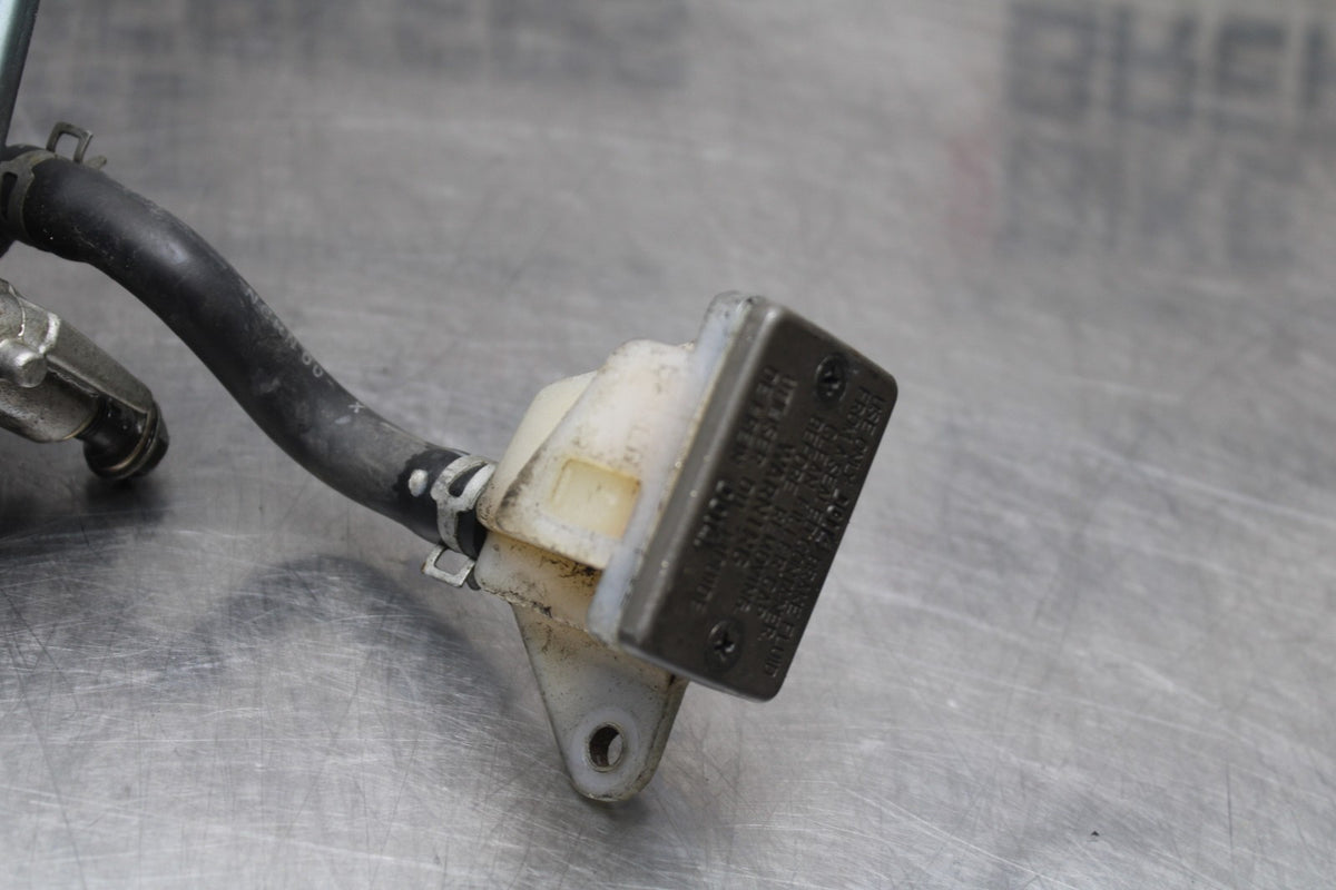 00 SUZUKI GSXR750 REAR BACK BRAKE MASTER CYLINDER W RESERVOIR BB820