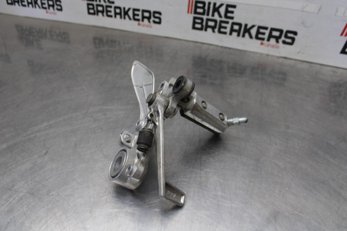 98-05 HONDA SUPER HAWK 1000 VTR1000F RIGHT REARSET DRIVER FOOT PEG BB924
