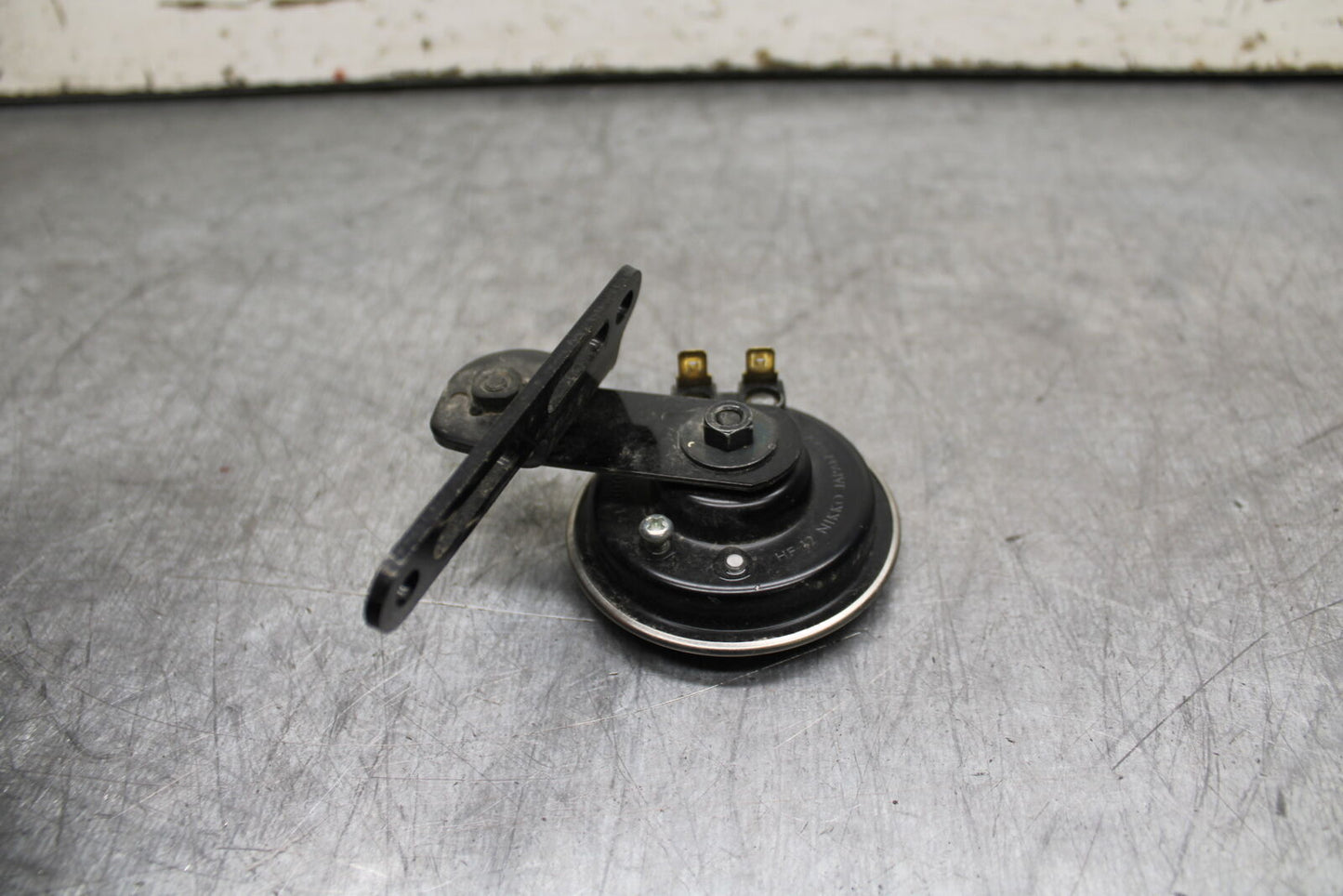 22-24 YAMAHA XSR900 HORN SIGNAL BB710