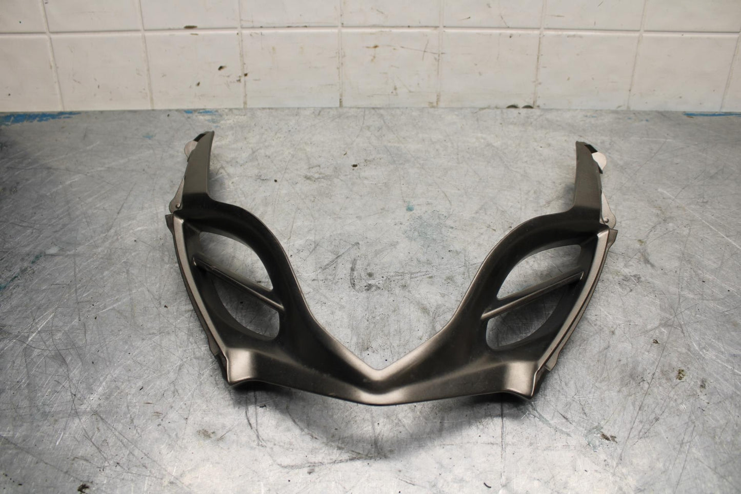 09-16 SUZUKI GSXR1000 FRONT CENTER COWL FAIRING BB439