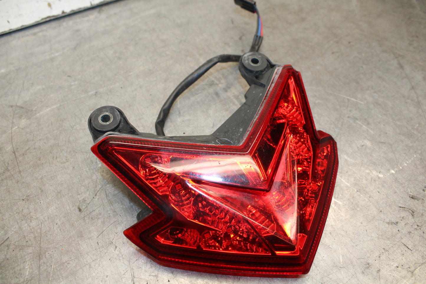 13-18 KAWASAKI NINJA ZX6R REAR TAIL TAILLIGHT BACK BRAKE LIGHT 23025-0345 BB666