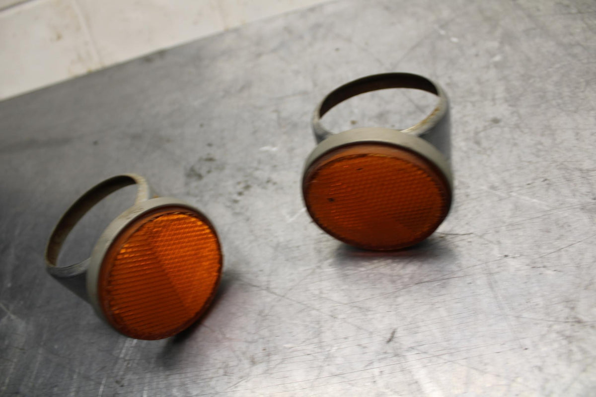 75 SUZUKI GT 550 FRONT REFLECTORS REFLECTOR SET PAIR BB72