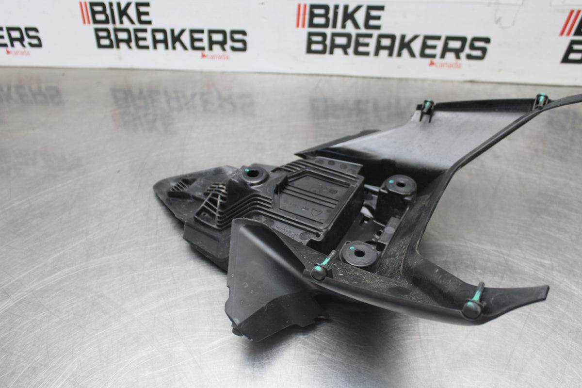 16 DUCATI 959 PANIGALE CENTER REAR BACK TAIL FAIRING COWL BB912