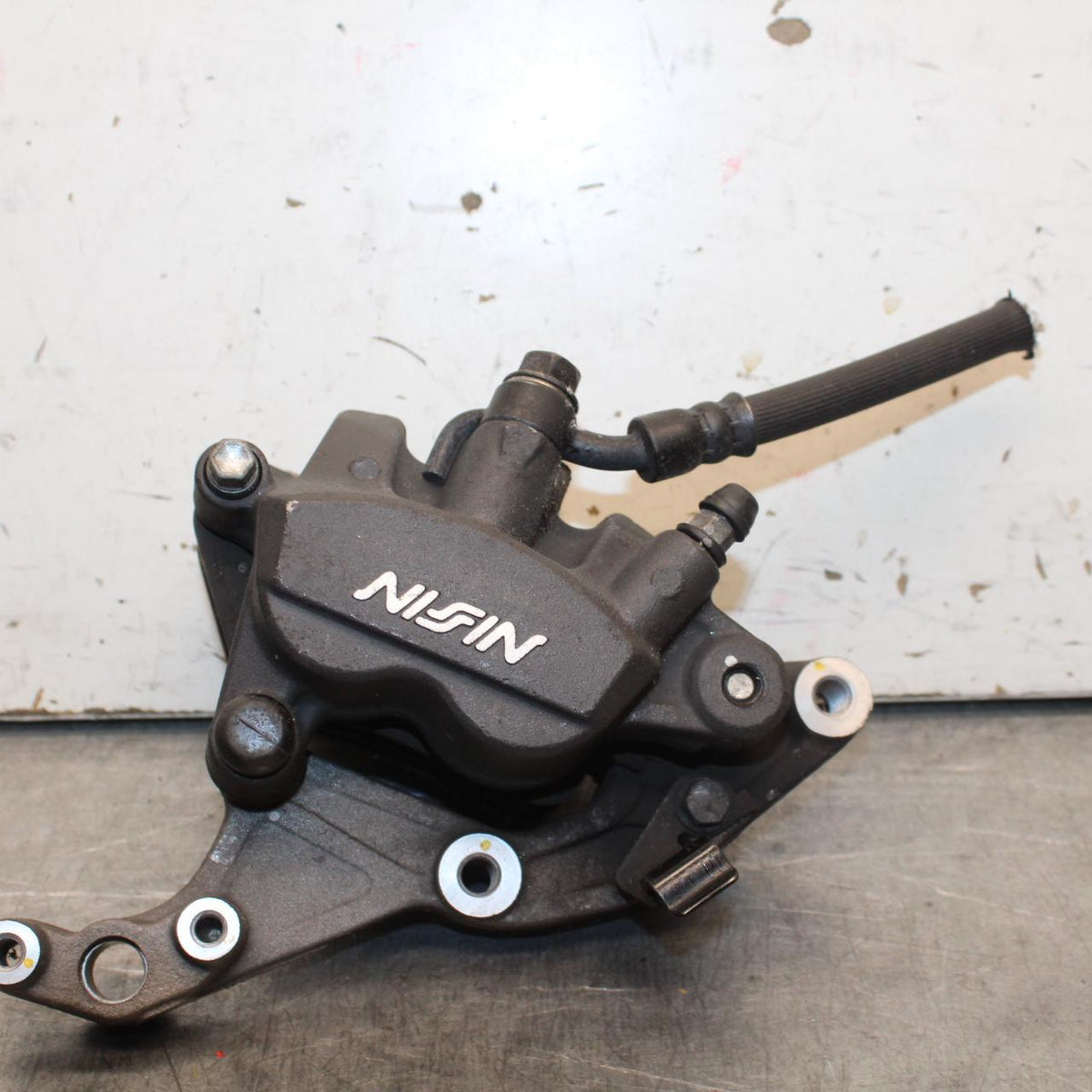 15-18 HONDA CB300FA FRONT BRAKE CALIPER WITH MOUNT BRACKET BB646