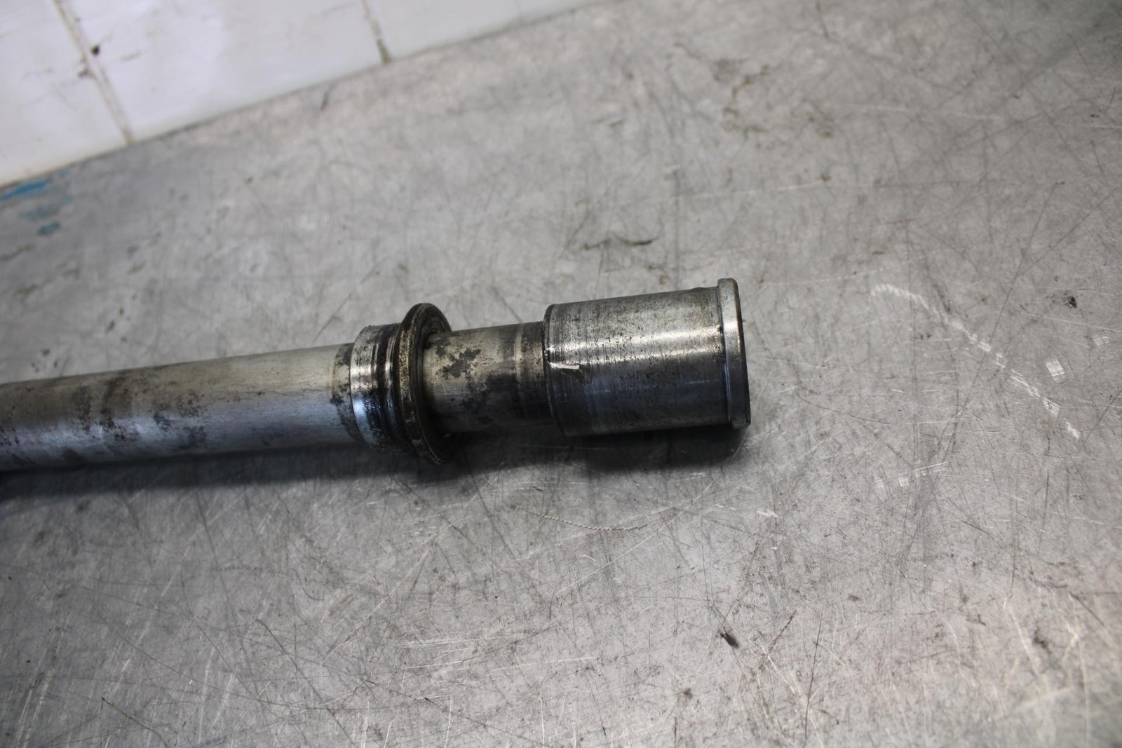 96-03 KAWASAKI NINJA ZX7R FRONT WHEEL RIM AXLE PIVOT BOLT BB438