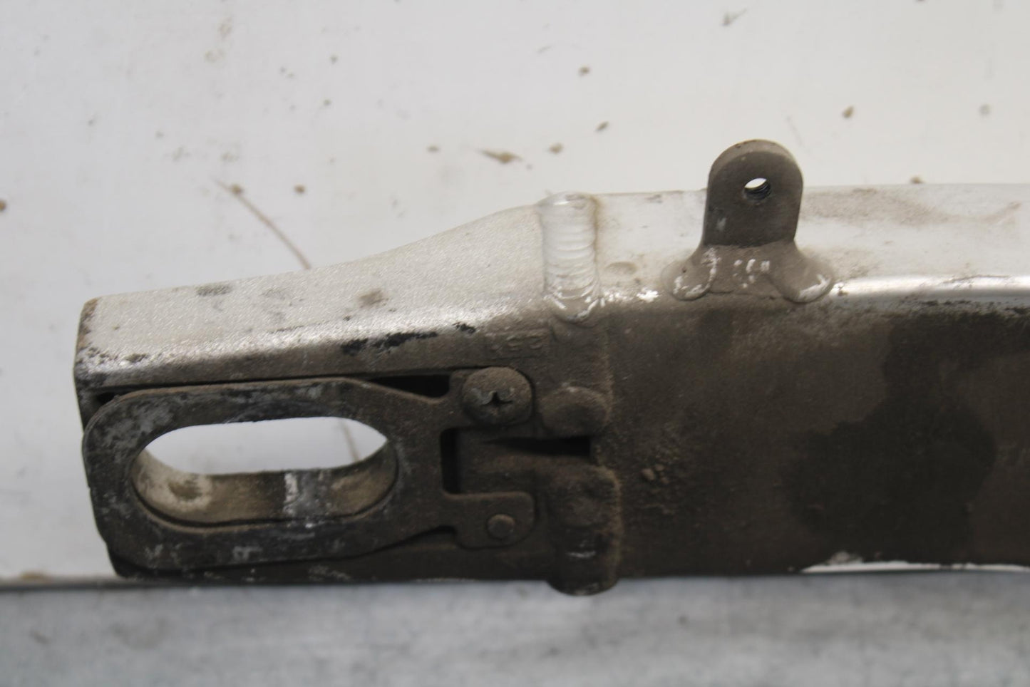 01-03 SUZUKI GSXR600 REAR SWINGARM BACK SUSPENSION SWING ARM 61000-39F00 BB633