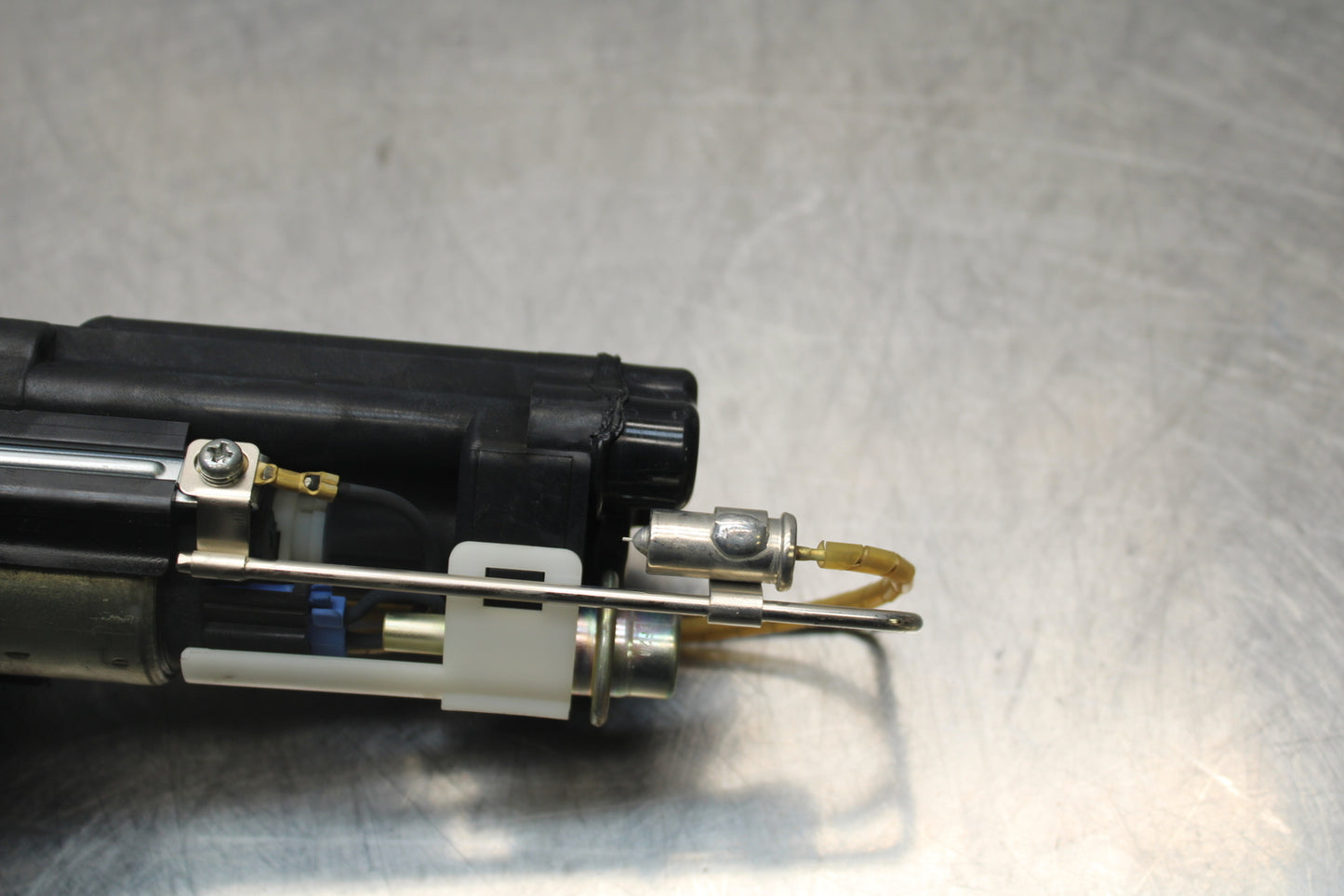 04-05 KAWASAKI NINJA ZX10R FUEL PUMP GAS PETROL SENDER UNIT BB163