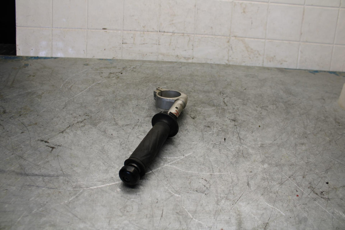 04-06 YAMAHA YZF R1 RIGHT CLIP ON HANDLEBAR BB432