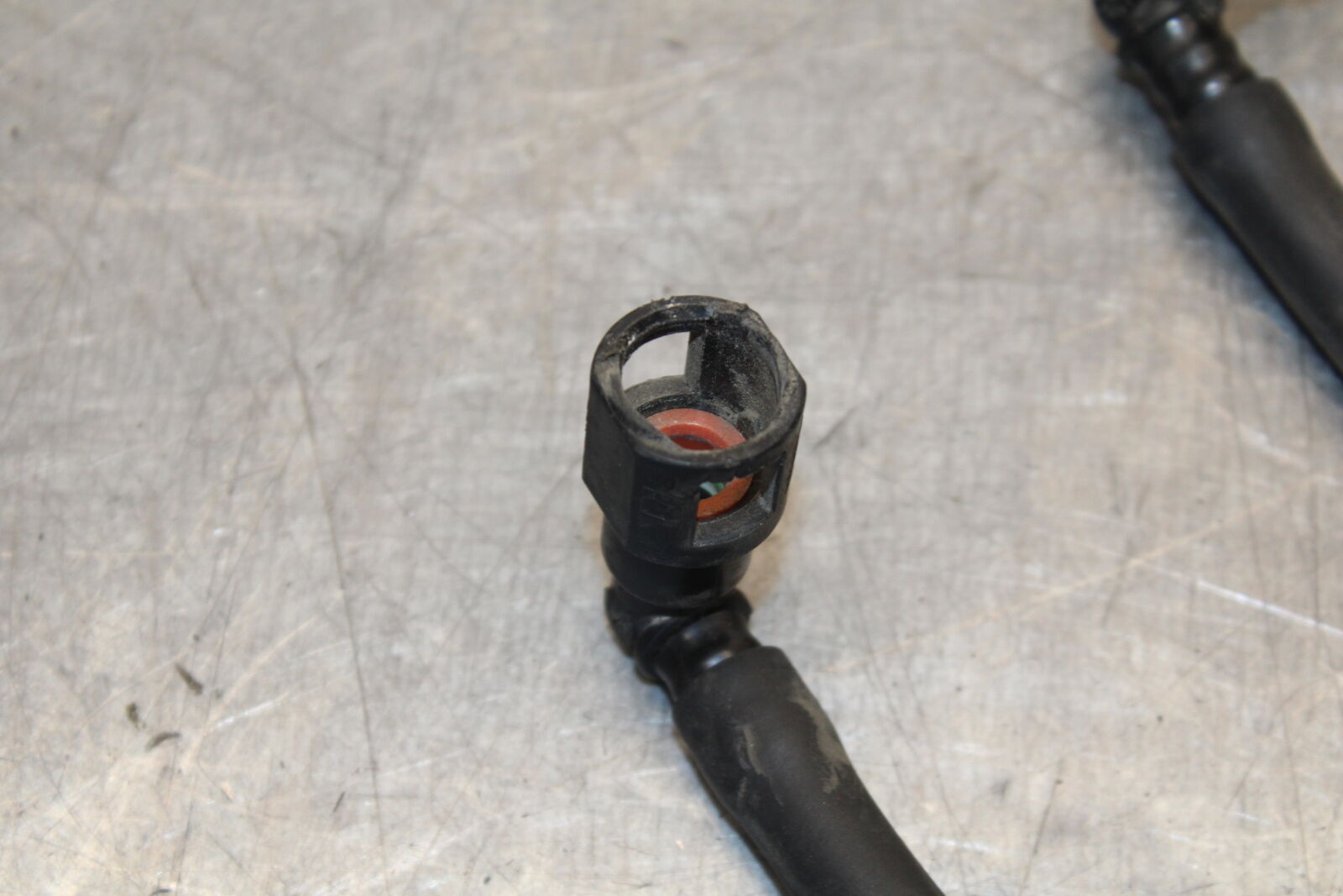 04-05 SUZUKI GSXR600 FUEL HOSE GAS LINE TUBE PIPE 15810-18G00 BB658