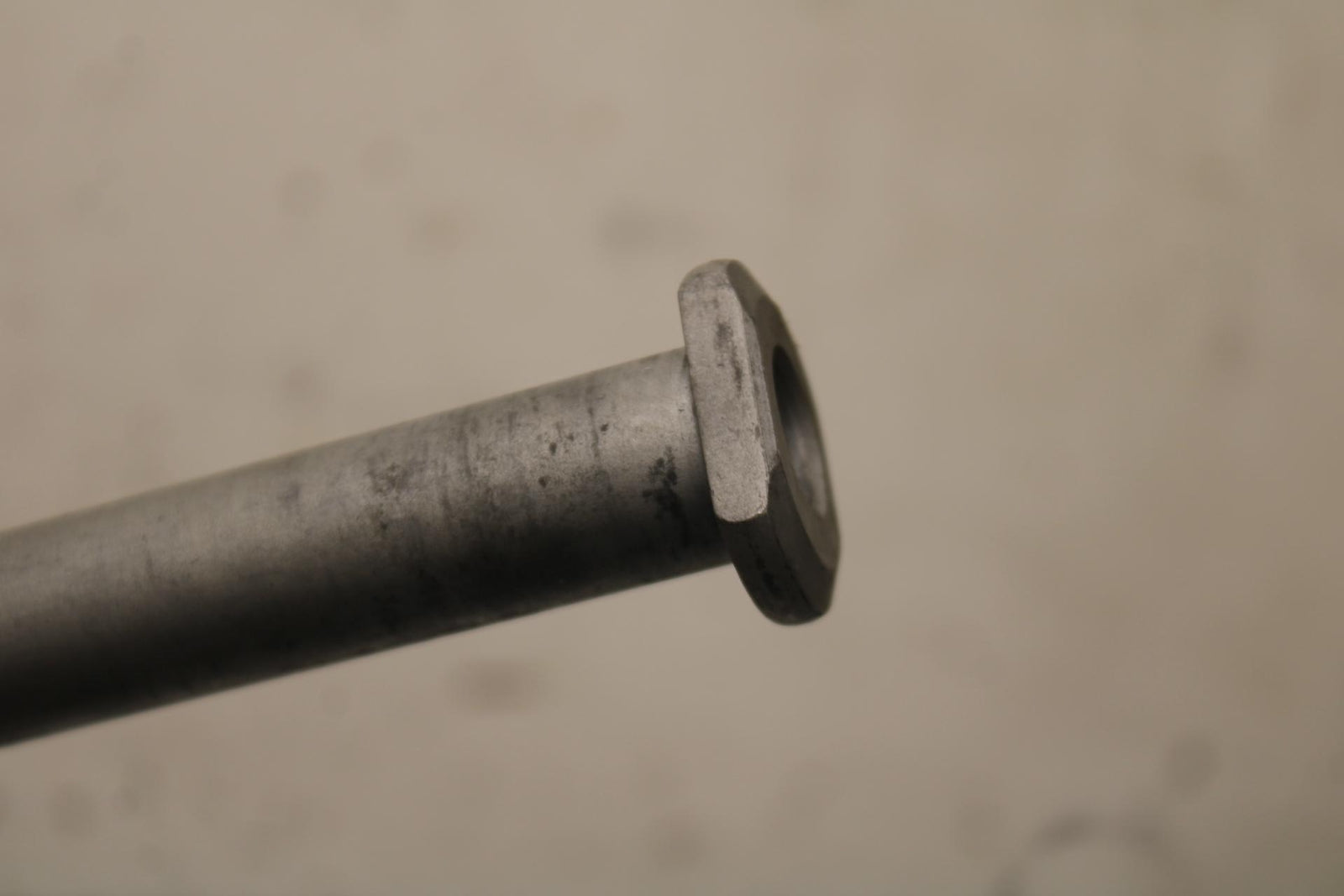 20-23 APRILIA RS660 REAR AXLE BACK WHEEL RIM PIVOT BOLT AXEL BB643