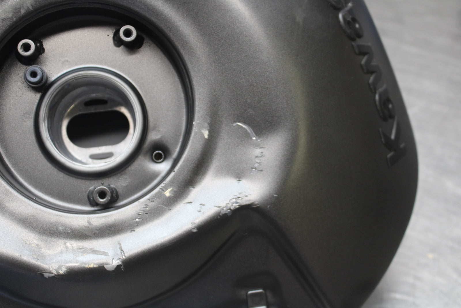 23-24 KAWASAKI NINJA ZX14R GAS TANK FUEL CELL PETROL RESERVOIR BB169