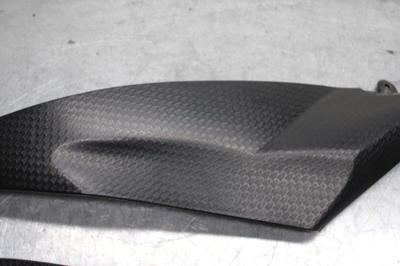 06-07 YAMAHA YZF R6 RIGHT LEFT GAS FUEL TANK PANELS COVERS TRIM SET COWLS  BB742