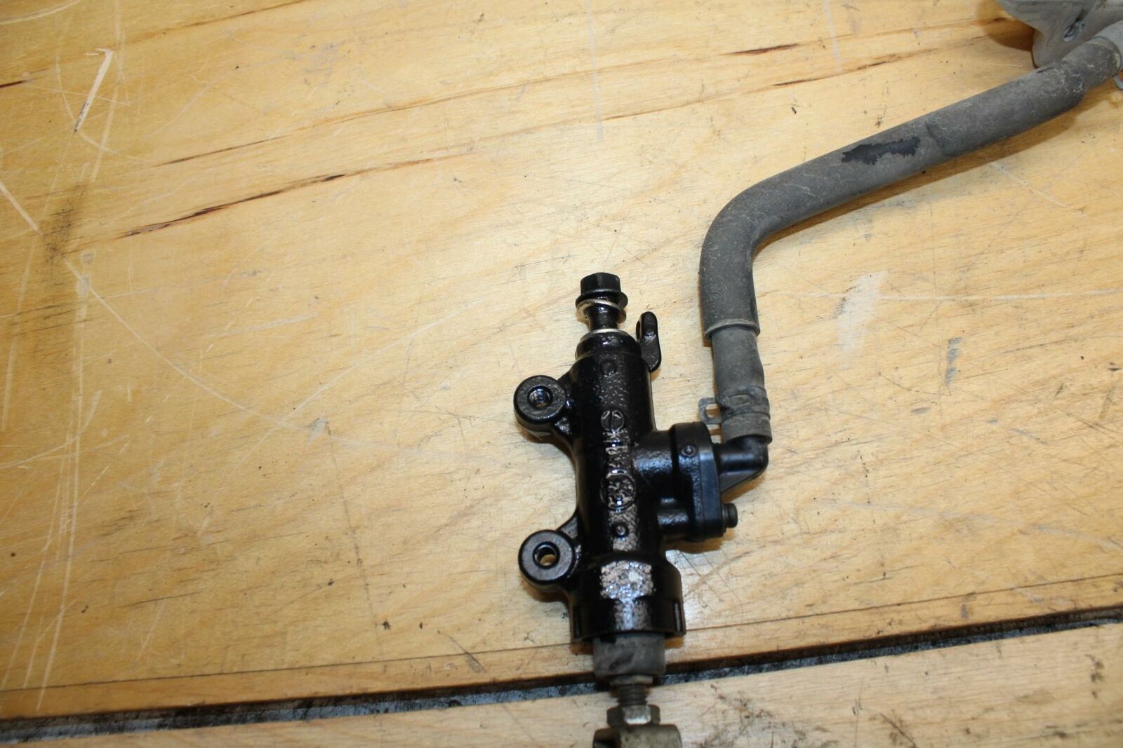13-15 HONDA CBR500R REAR  BRAKE MASTER CYLINDER W RESERVOIR 43510-MGZ-D01 BB315