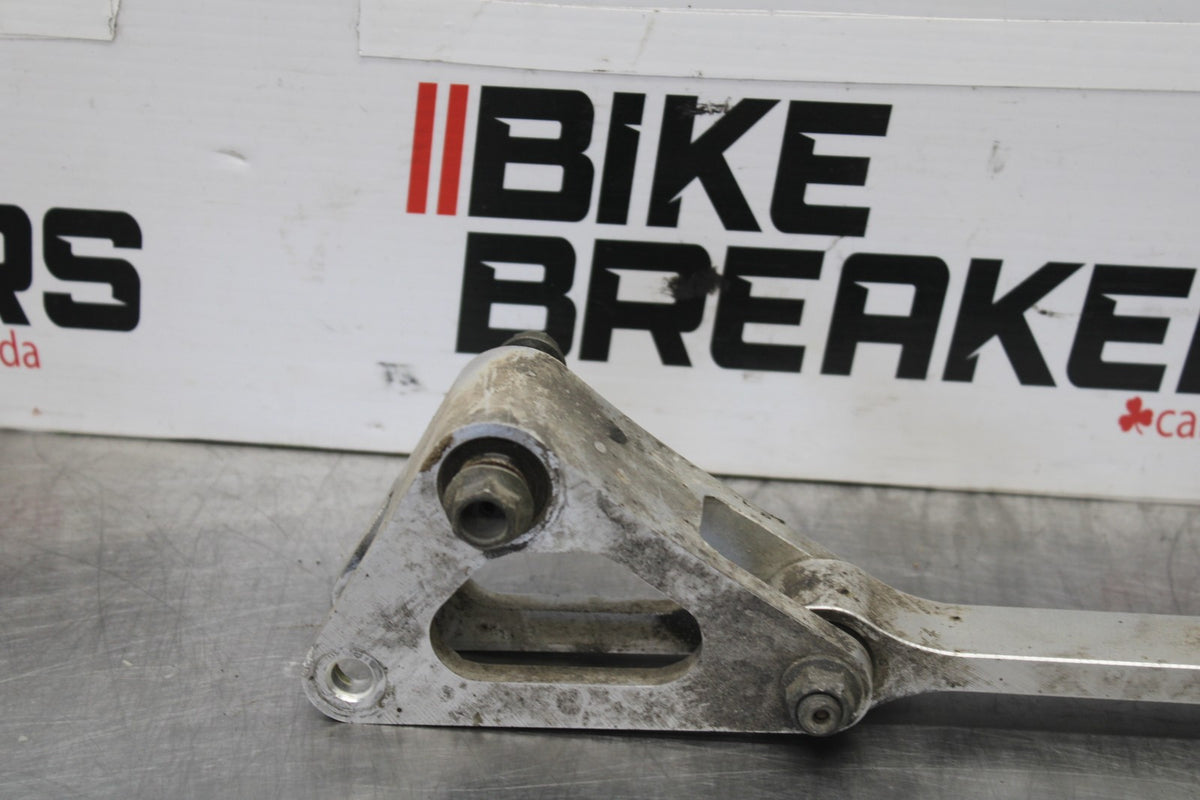 03 YAMAHA YZF R1 REAR DOGBONE SHOCK LINKAGE LINK BB895