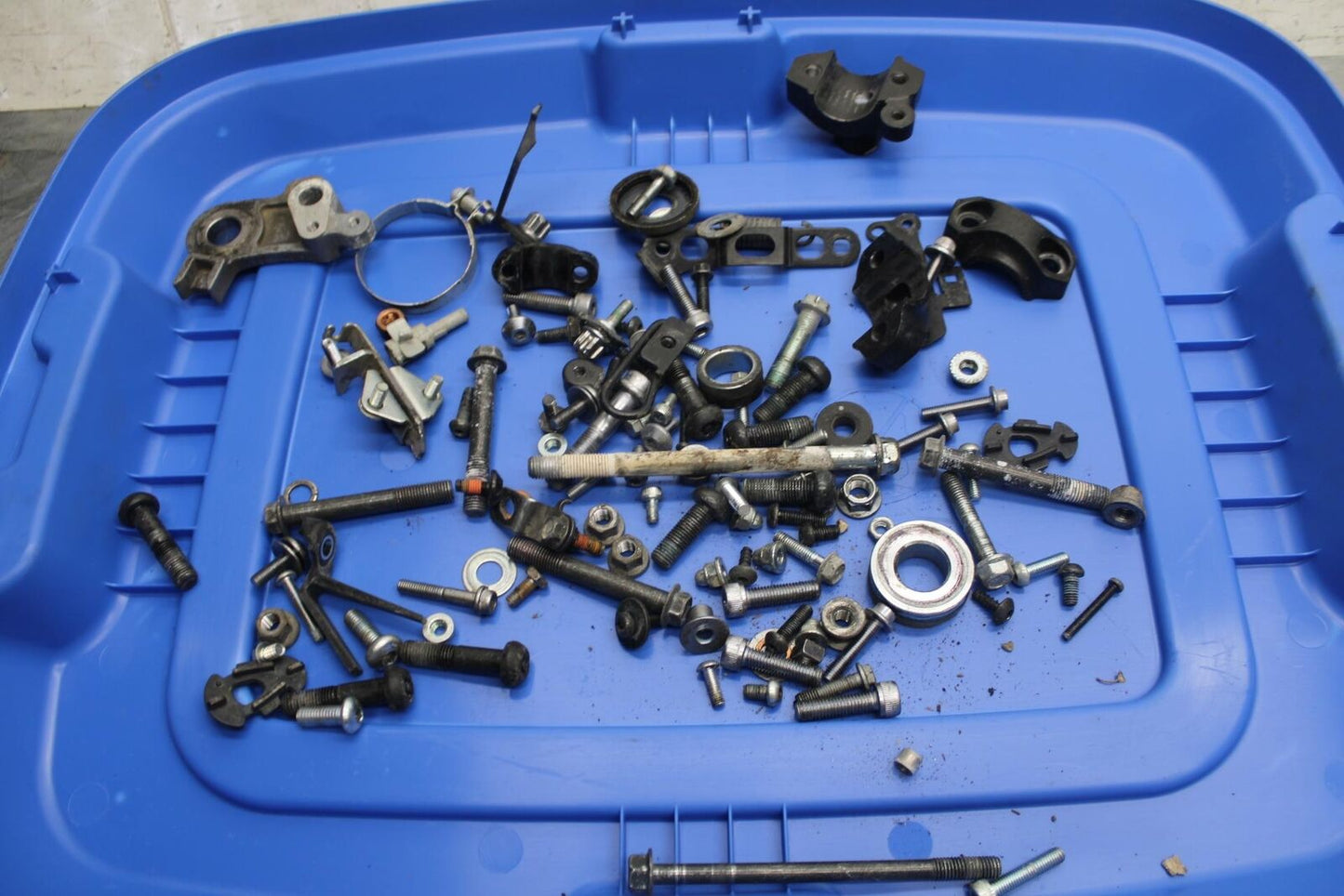 2016 Yamaha XSR900 ABS LEFTOVER BOLTS HARDWARE BRACKET SCREWS BB516