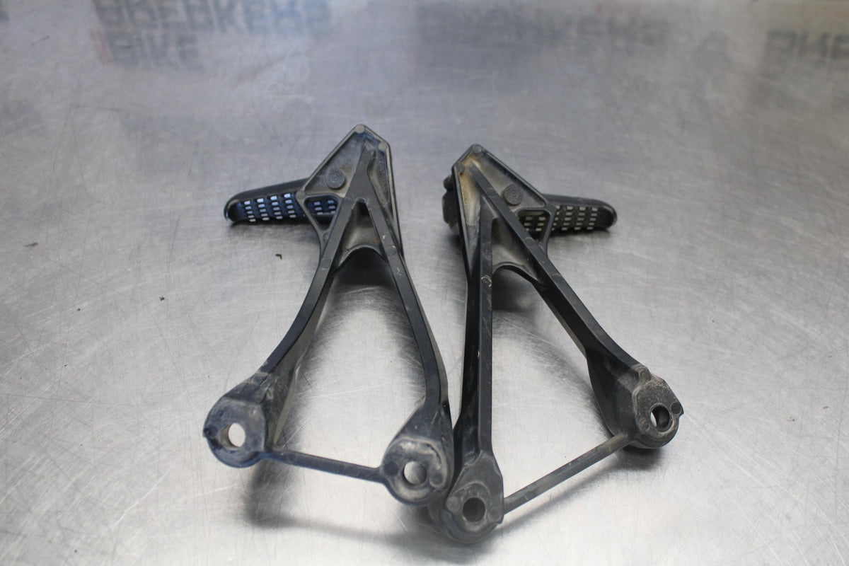 07-08 KAWASAKI NINJA ZX6R REAR BACK PASSENGER PEG SET PAIR BB937