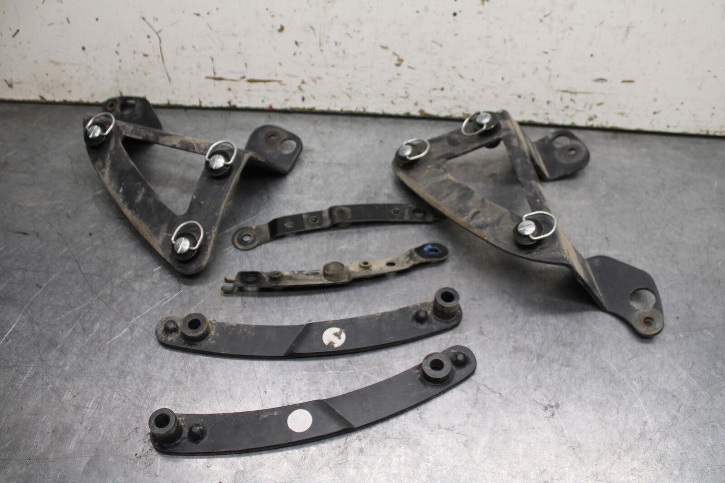 16-17 KAWASAKI VULCAN S 650 EN650 ABS SADDLEBAG MOUNTING BRACKET MOUNT  BB731