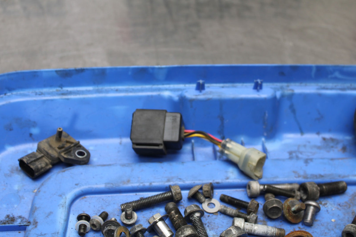 03 KAWASAKI VULCAN 1600 MOUNTING BOLTS HARDWARE SCREWS BB865