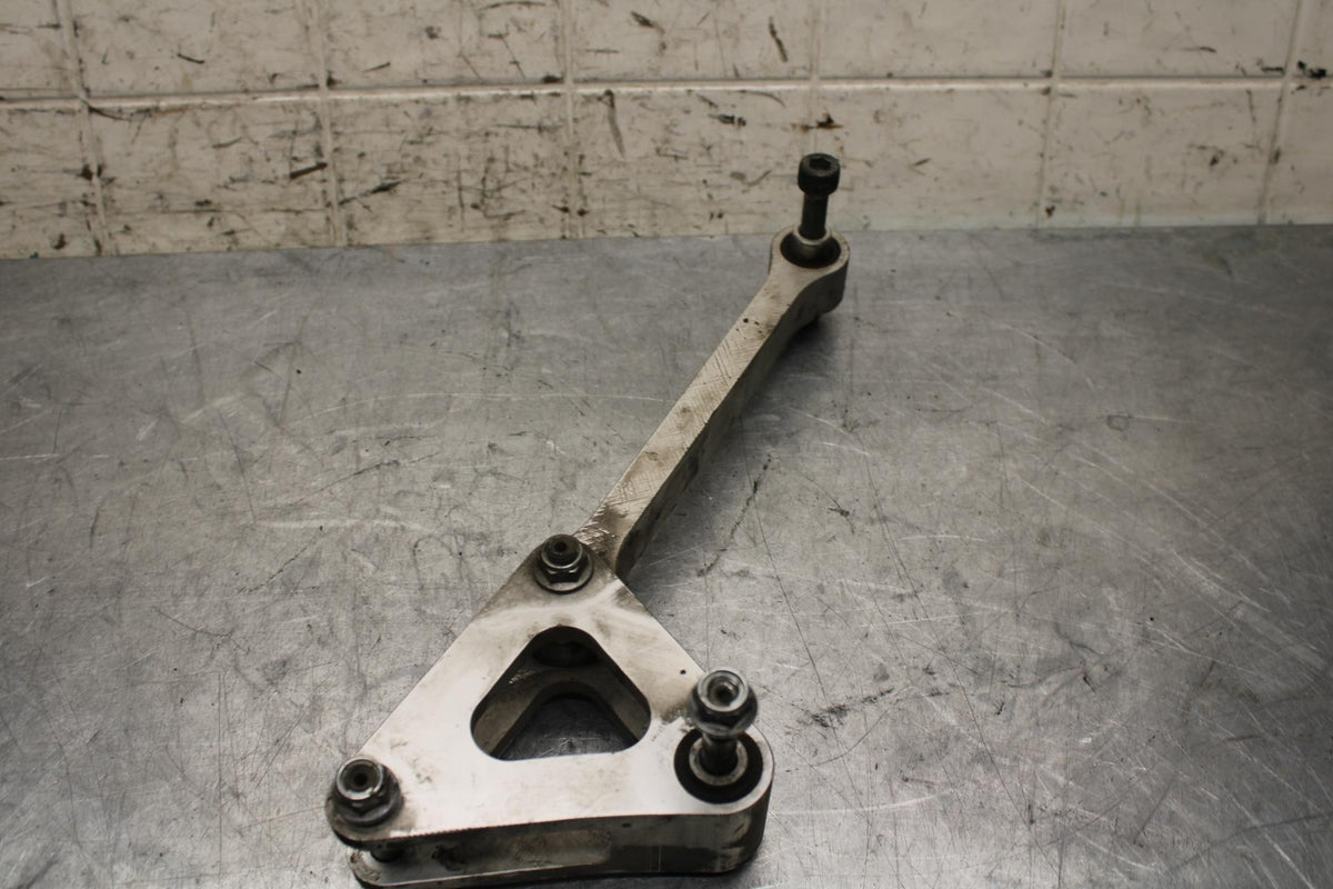 2007 Yamaha YZF R1 REAR DOGBONE SHOCK LINKAGE LINK BB575