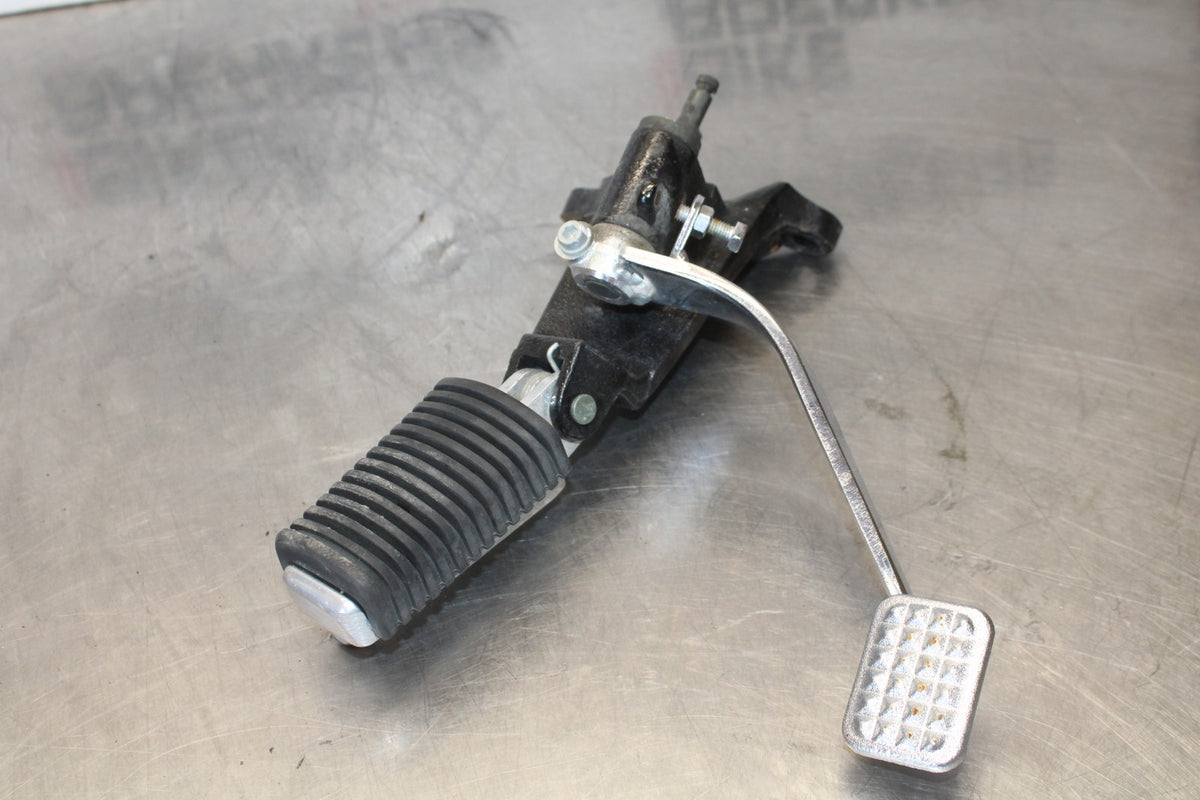 07 SUZUKI BOULEVARD M50 RIGHT FRONT FOOT REST PEG STEP BRAKE BB897