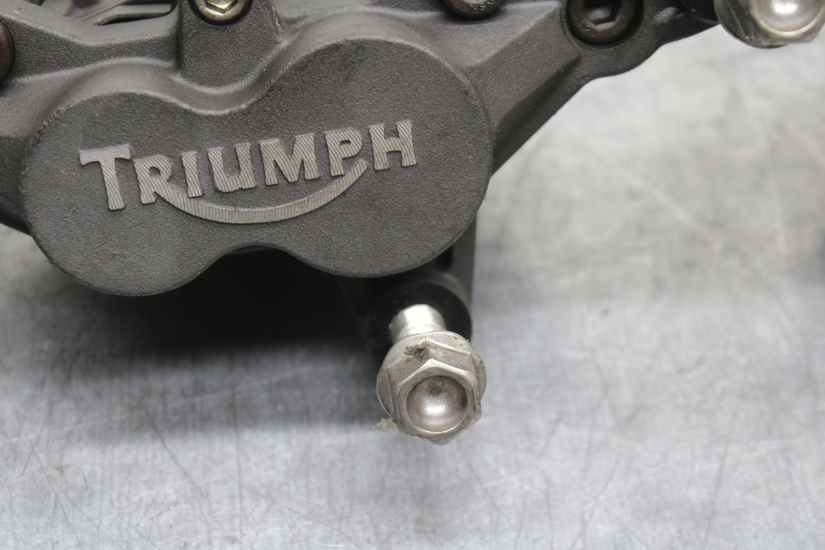 03-04 TRIUMPH DAYTONA 600 RIGHT LEFT FRONT BRAKE CALIPER SET PAIR CALIPERS BB745