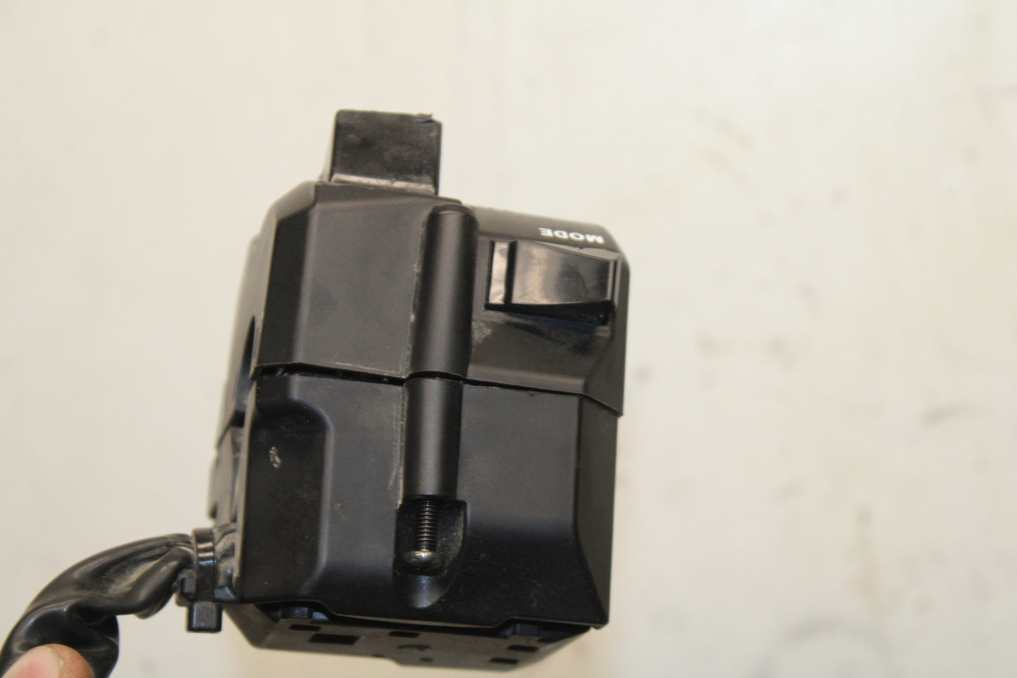 22-24 YAMAHA XSR900 LEFT CLIP ON HANDLE HORN SIGNALS SWITCH SWITCHES BB683
