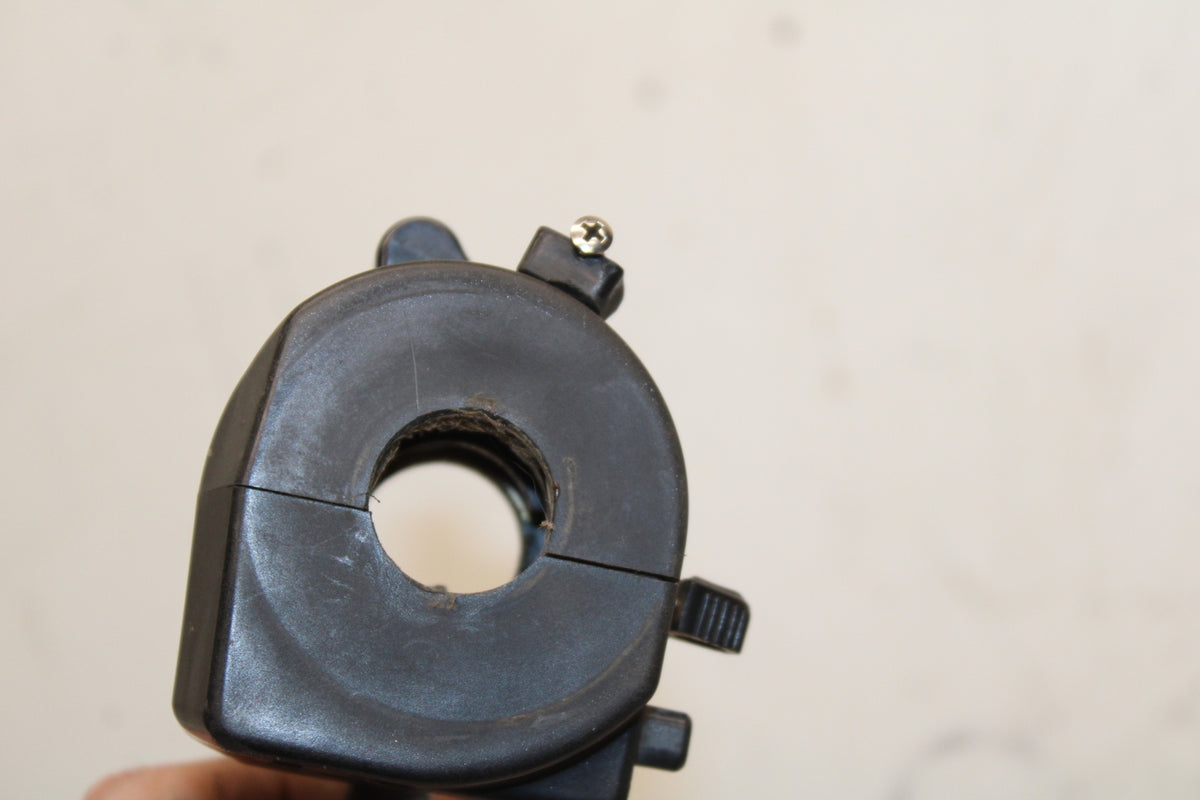 78 SUZUKI GS550E LEFT CLIP ON HANDLE HORN SIGNALS SWITCH SWITCHES BB133