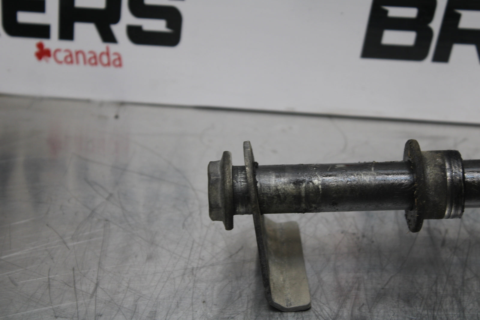 03 SUZUKI SV650S REAR AXLE BACK WHEEL RIM PIVOT BOLT AXEL BB167