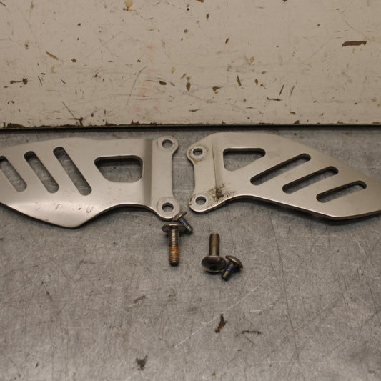 06-07 SUZUKI GSXR750 RIGHT AND LEFT PAIR REARSET HEEL GUARD COVER  BB645