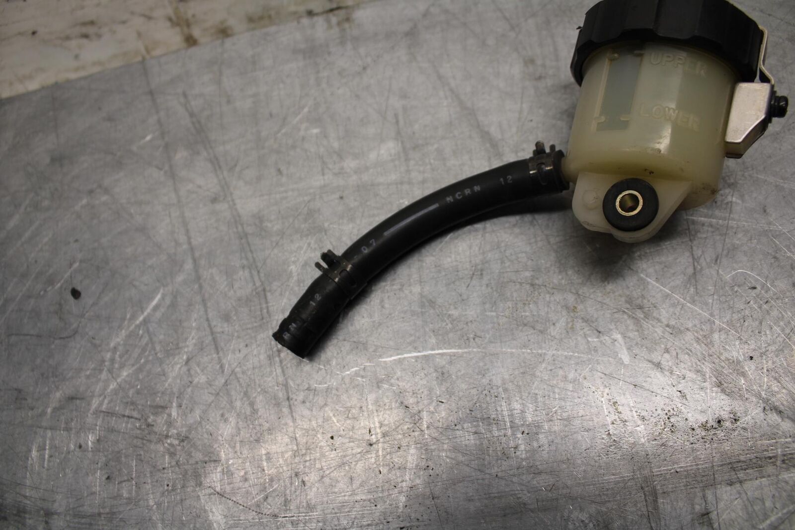 07-08 YAMAHA YZF R1 FRONT BRAKE MASTER FLUID RESERVOIR TANK BOTTLE BB483