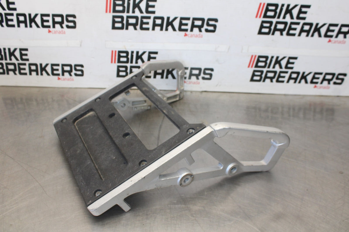 06 KAWASAKI KLR650 PASSENGER REAR SEAT GRAB BAR HANDLE REAR RACK BB919