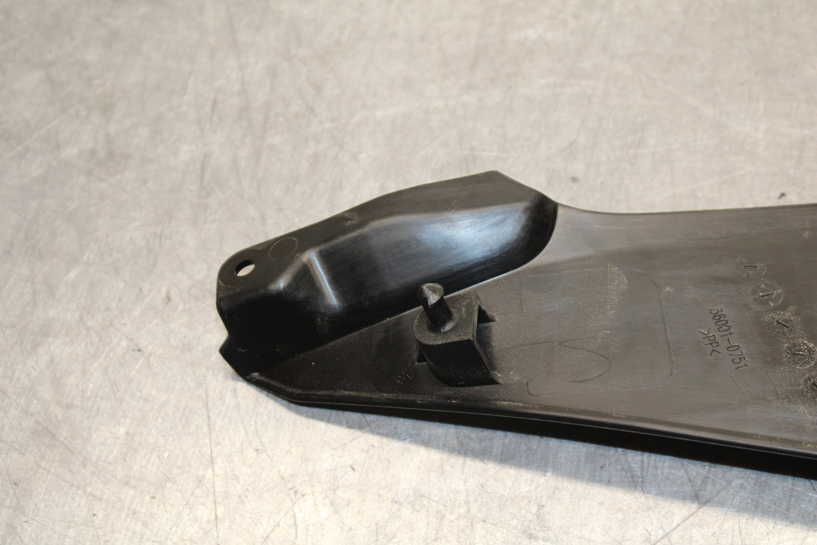 24 KAWASAKI NINJA 500 ABS LEFT GAS TANK FUEL CELL PANEL COVER TRIM COWL  BB730