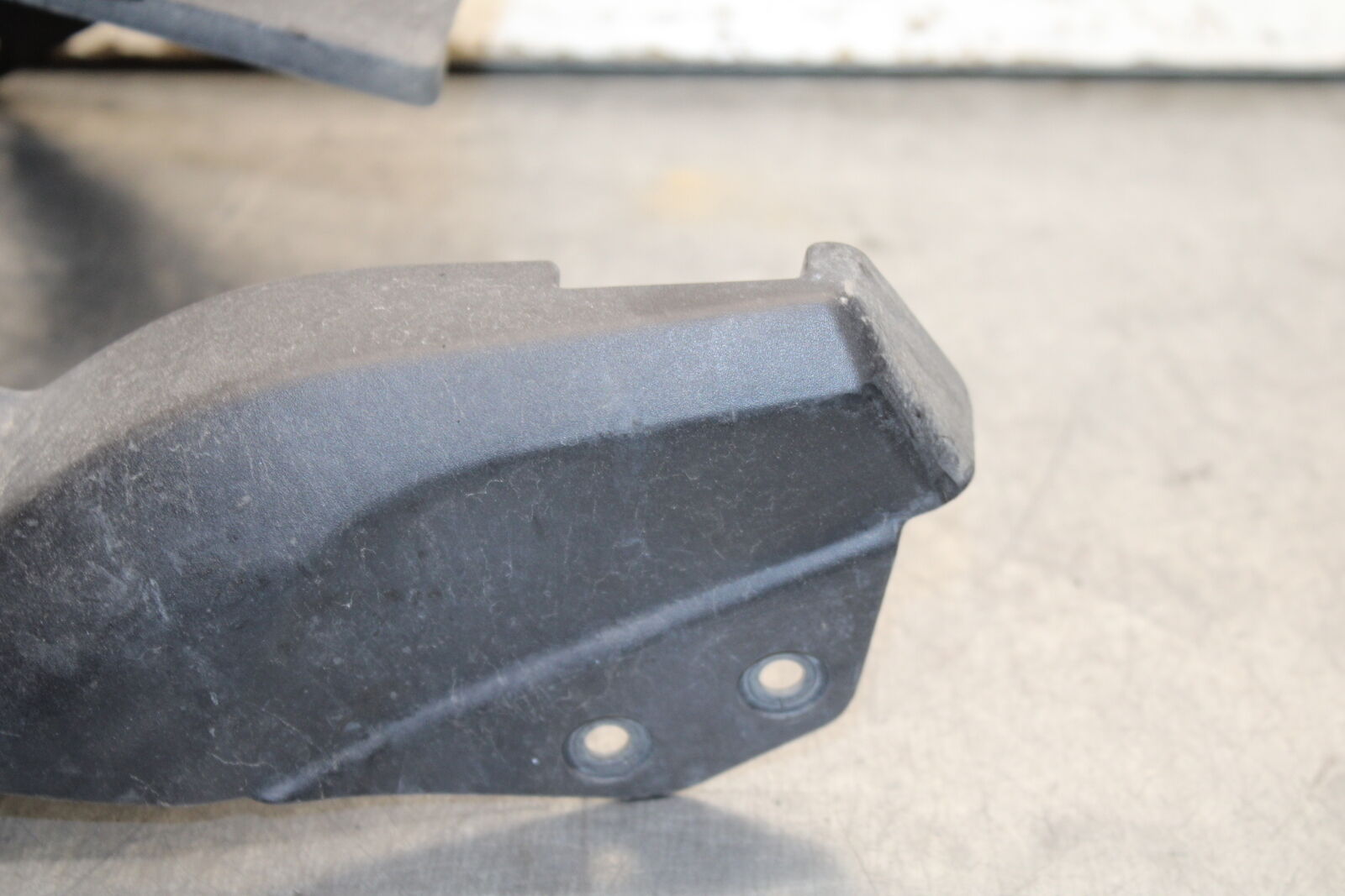 12-13 KAWASAKI Z1000 REAR BACK WHEEL TIRE HUGGER FENDER BB743