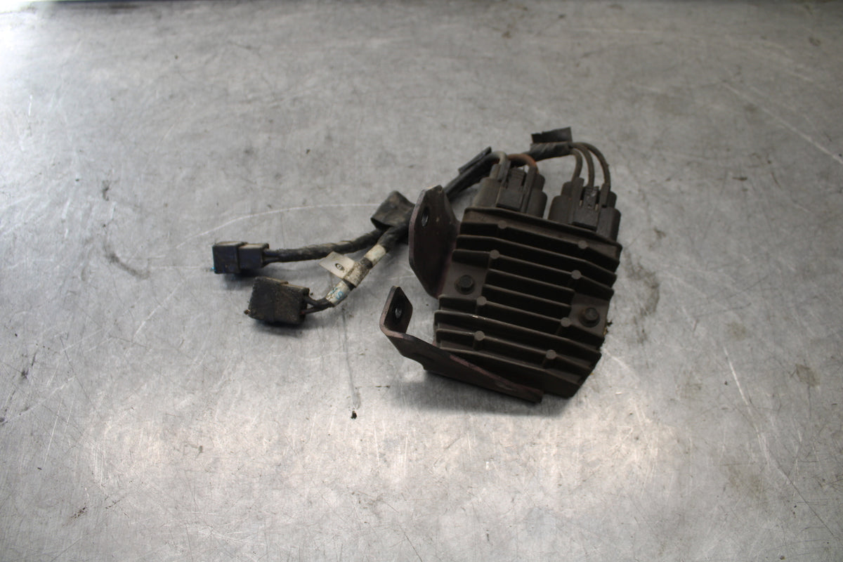 07-08 TRIUMPH DAYTONA 675 RECTIFIER VOLTAGE REGULATOR BB685
