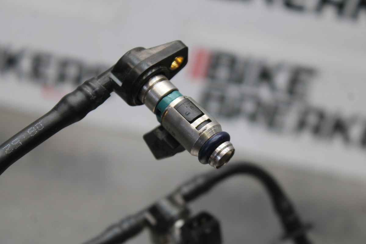 15 APRILIA RSV4 FACTORY APRC ABS SECONDARY FUEL INJECTORS GAS RAIL BB901
