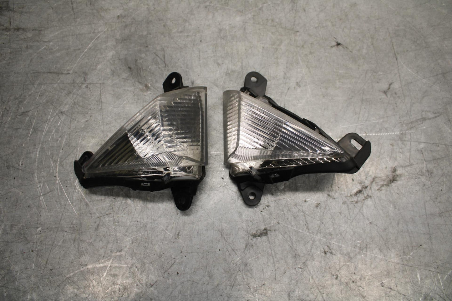 2009 Kawasaki Ninja ZX6R ZX600R FRONT  TURN SIGNALS LIGHT INDICATORS BB548